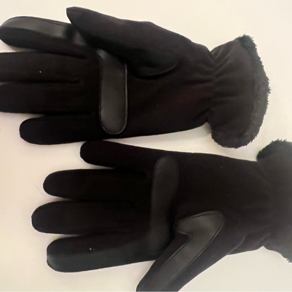 ISOTONER WOMEN’S STRETCH FLEECE GLOVES W/MICROLUXE LINING SIZE SMALL. BLACK - Picture 7 of 11